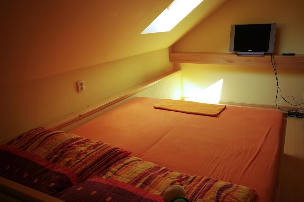 Pension Max Valtice Zimmer foto